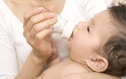 Cách dùng sữa cho con theo từng độ tuổi